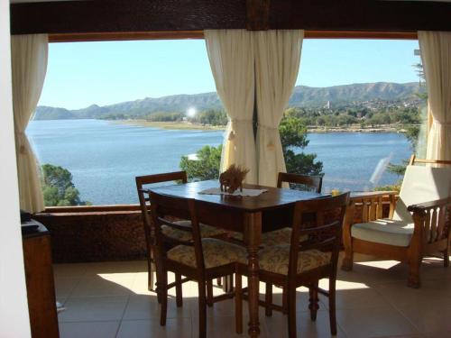 Imagen 2 de casa con vista y bajada al lago